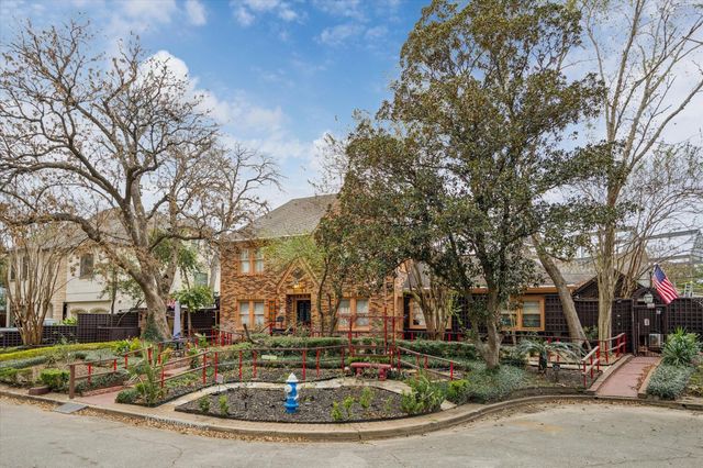 2036 Brentwood Drive, Houston, TX 77019