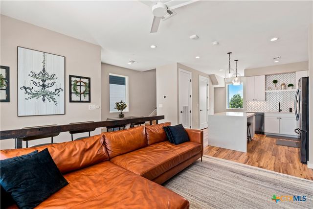 1208 N Academy Avenue 3201, New Braunfels, TX 78130