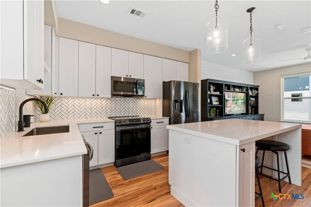 1208 N Academy Avenue 3201, New Braunfels, TX 78130