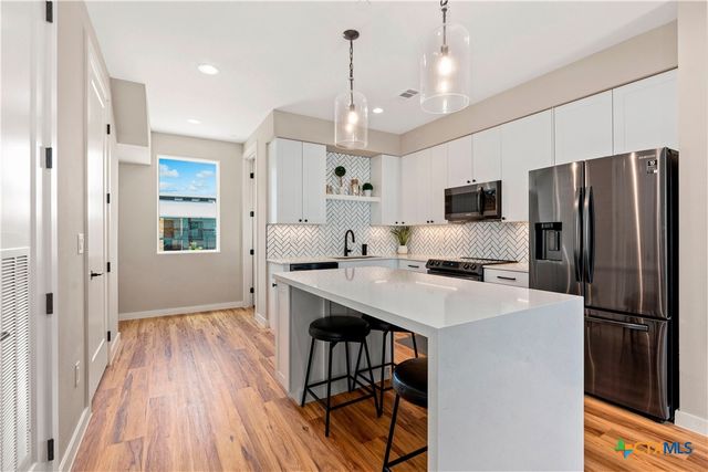 1208 N Academy Avenue 3201, New Braunfels, TX 78130