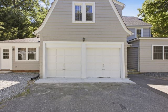 128 Meadowbrook Rd, Longmeadow, MA 01106