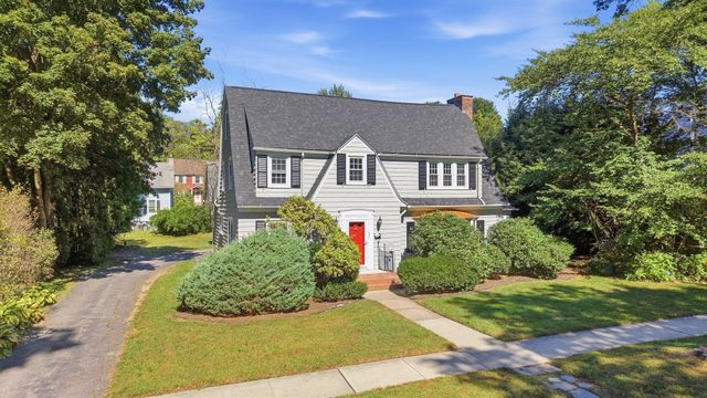 128 Meadowbrook Rd, Longmeadow, MA 01106