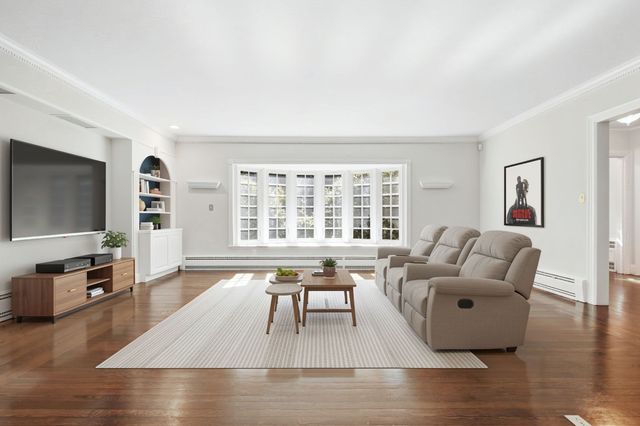 128 Meadowbrook Rd, Longmeadow, MA 01106