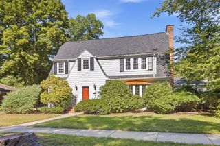 128 Meadowbrook Rd, Longmeadow, MA 01106