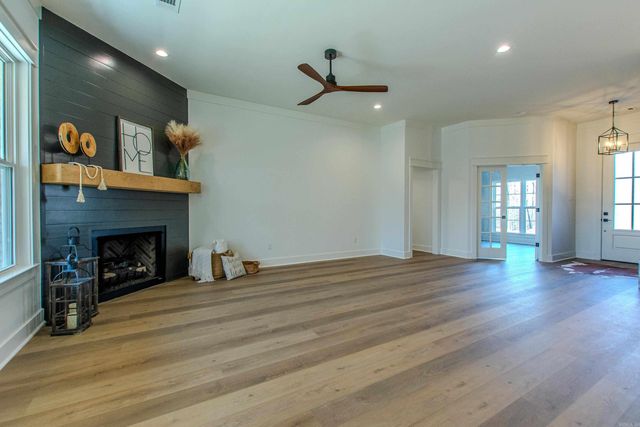 629 Valley Oak Drive, Sherwood, AR 72120