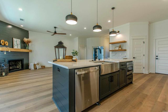 629 Valley Oak Drive, Sherwood, AR 72120