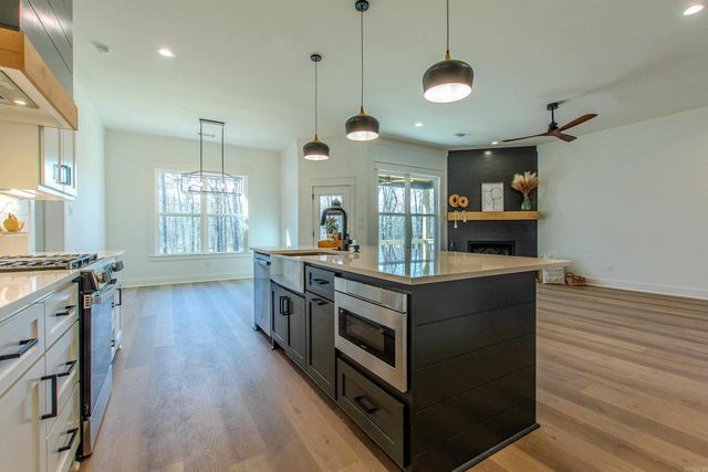 629 Valley Oak Drive, Sherwood, AR 72120