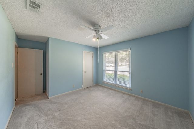1902 Green Meadow Court, Arlington, TX 76013