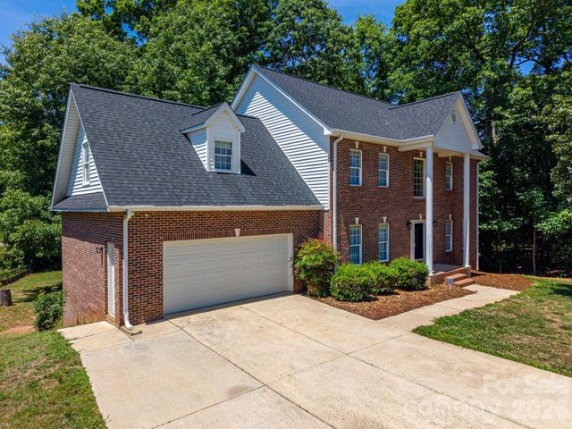 1535 20th Avenue Place NE, Hickory, NC 28601