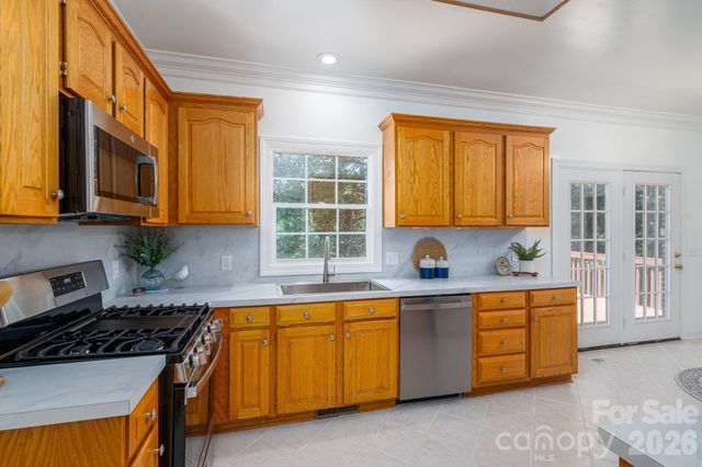 1535 20th Avenue Place NE, Hickory, NC 28601