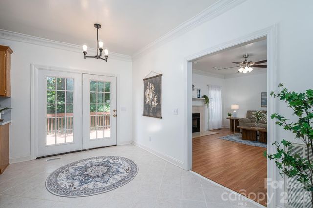 1535 20th Avenue Place NE, Hickory, NC 28601