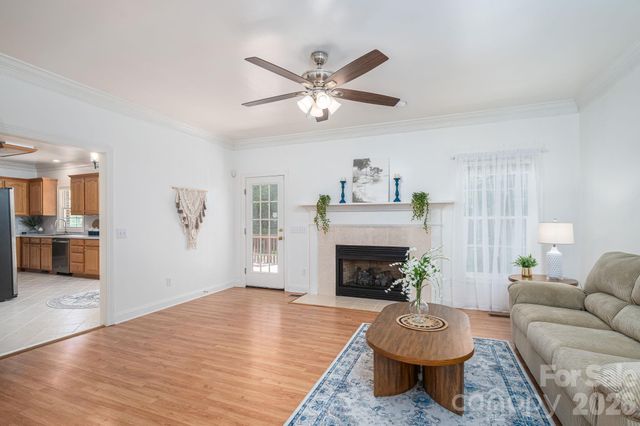 1535 20th Avenue Place NE, Hickory, NC 28601