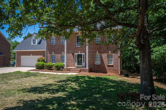 1535 20th Avenue Place NE, Hickory, NC 28601