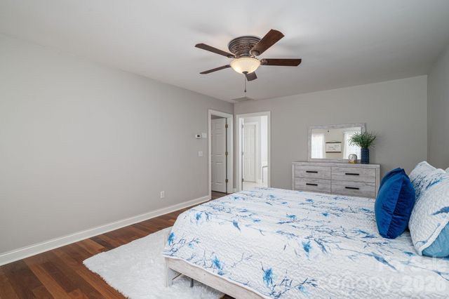 1535 20th Avenue Place NE, Hickory, NC 28601