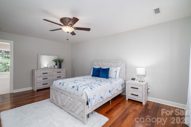 1535 20th Avenue Place NE, Hickory, NC 28601