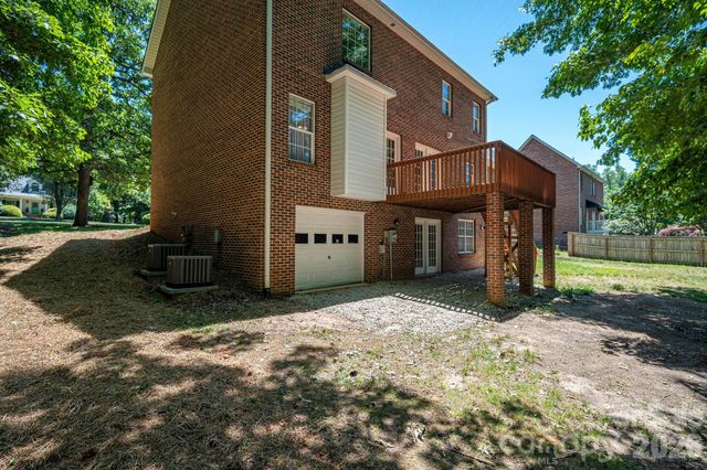 1535 20th Avenue Place NE, Hickory, NC 28601