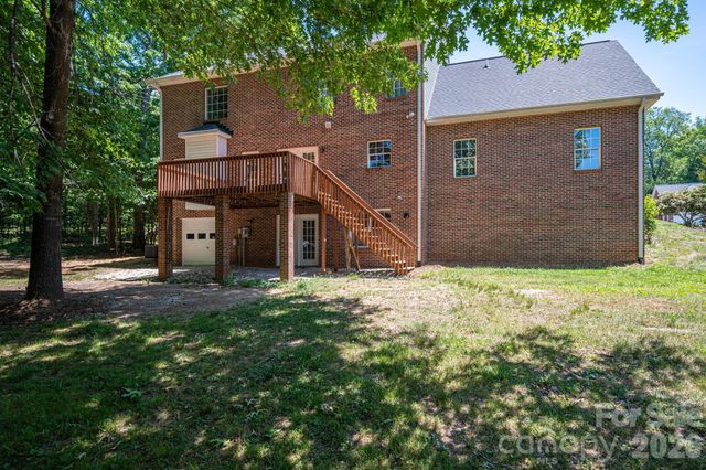 1535 20th Avenue Place NE, Hickory, NC 28601