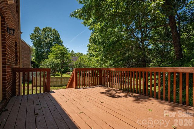 1535 20th Avenue Place NE, Hickory, NC 28601