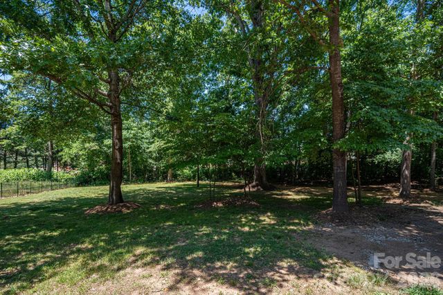 1535 20th Avenue Place NE, Hickory, NC 28601