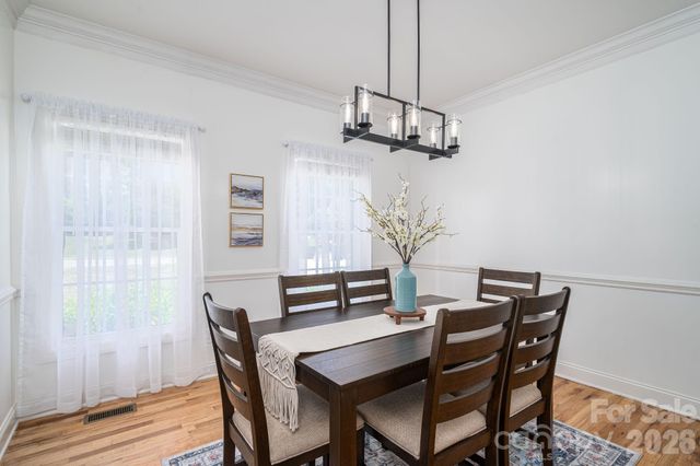 1535 20th Avenue Place NE, Hickory, NC 28601