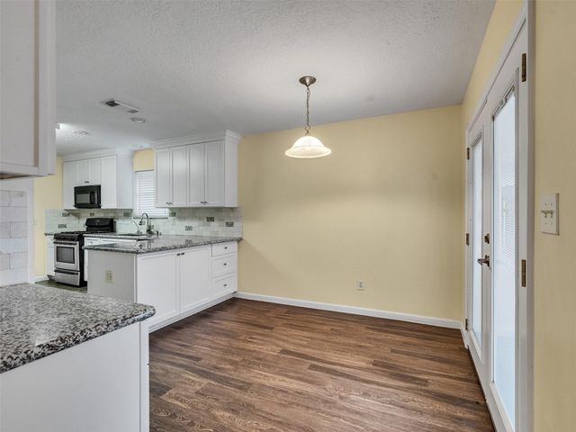 1814 Oak Valley Drive, Kemah, TX 77565