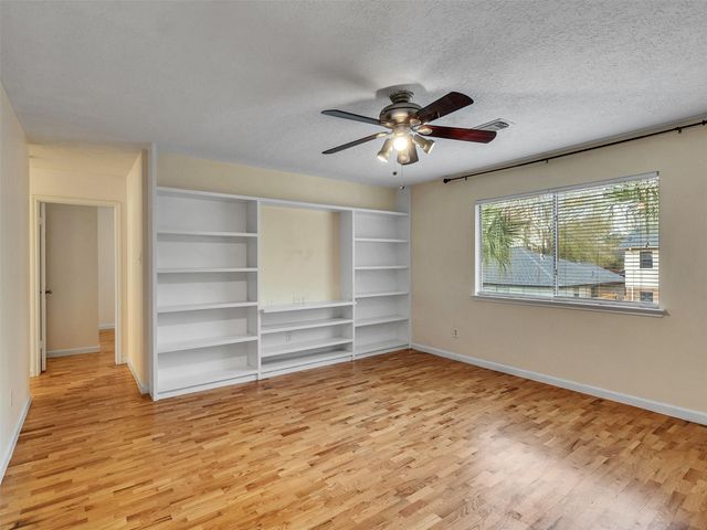 1814 Oak Valley Drive, Kemah, TX 77565