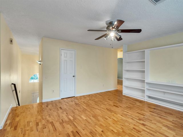 1814 Oak Valley Drive, Kemah, TX 77565