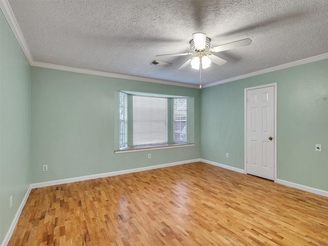 1814 Oak Valley Drive, Kemah, TX 77565