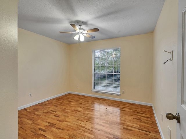 1814 Oak Valley Drive, Kemah, TX 77565