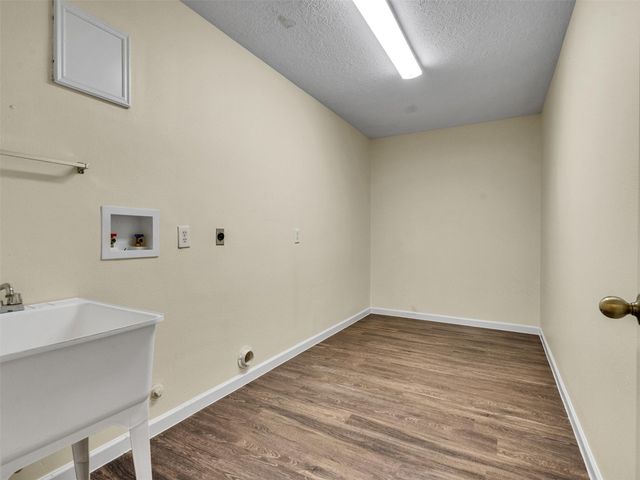 1814 Oak Valley Drive, Kemah, TX 77565