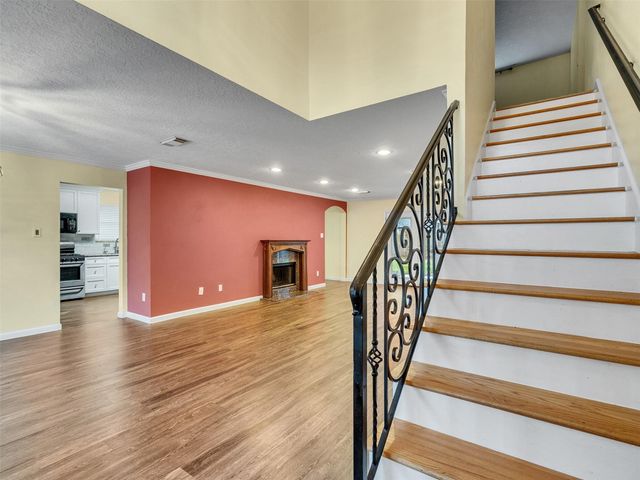 1814 Oak Valley Drive, Kemah, TX 77565