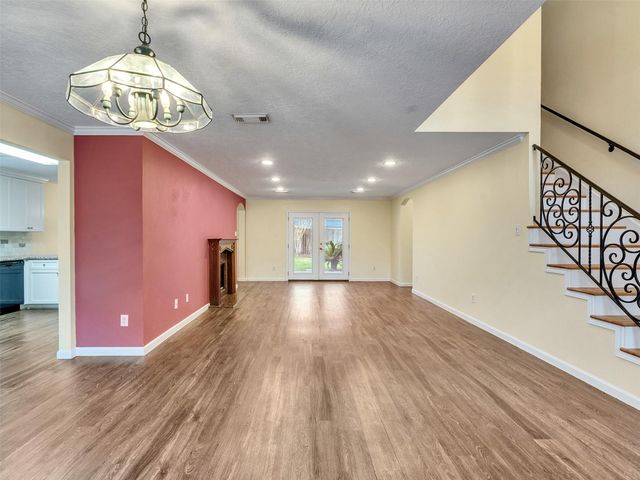 1814 Oak Valley Drive, Kemah, TX 77565