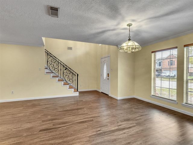 1814 Oak Valley Drive, Kemah, TX 77565