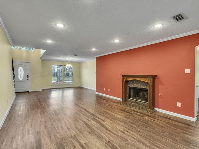 1814 Oak Valley Drive, Kemah, TX 77565