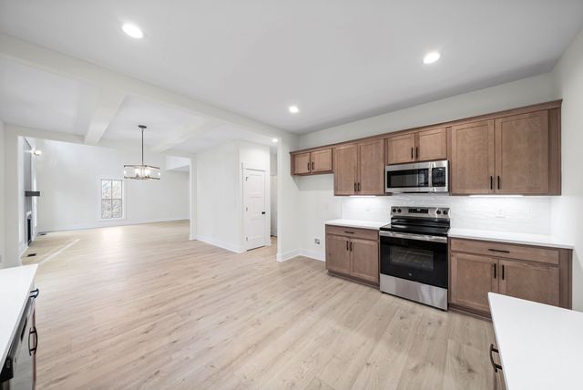 907 Douglas Ln, Clarksville, TN 37043