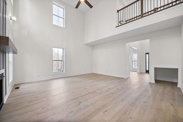 907 Douglas Ln, Clarksville, TN 37043