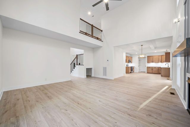907 Douglas Ln, Clarksville, TN 37043