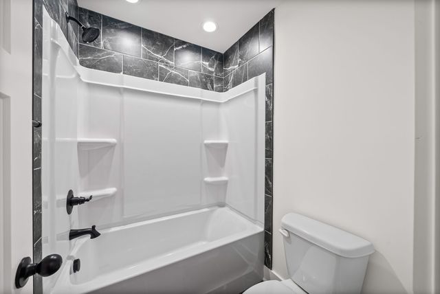907 Douglas Ln, Clarksville, TN 37043