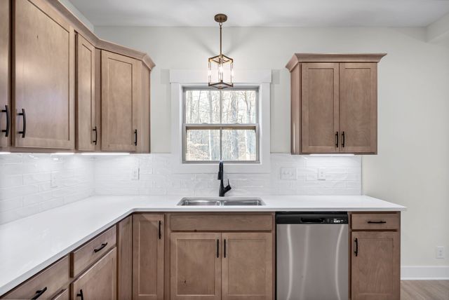 907 Douglas Ln, Clarksville, TN 37043