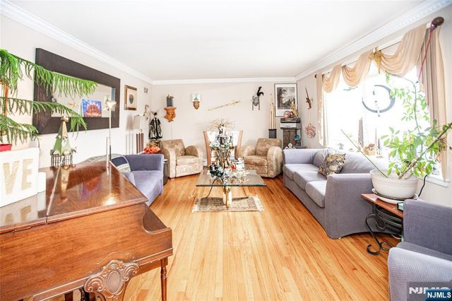 41 Orchard Place, Hawthorne, NJ 07506