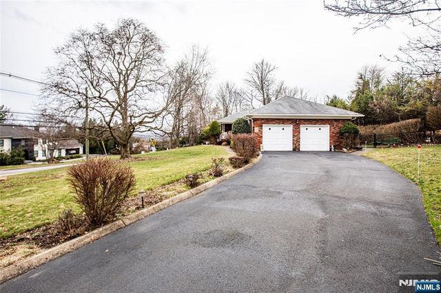 41 Orchard Place, Hawthorne, NJ 07506