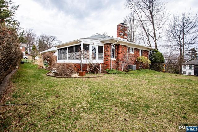 41 Orchard Place, Hawthorne, NJ 07506