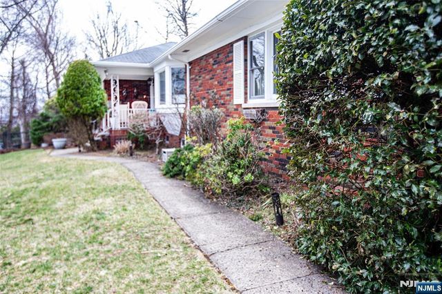 41 Orchard Place, Hawthorne, NJ 07506