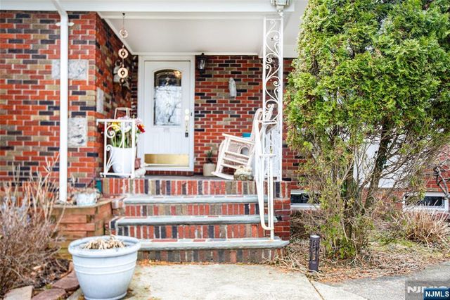 41 Orchard Place, Hawthorne, NJ 07506