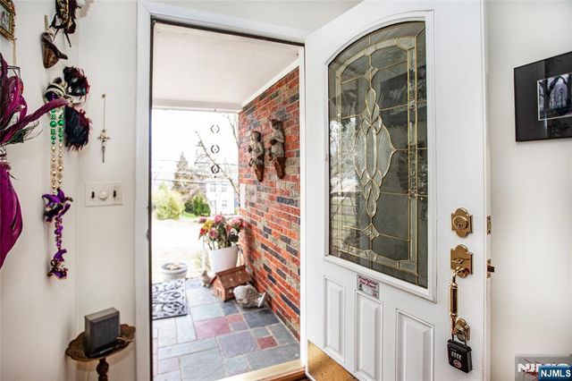 41 Orchard Place, Hawthorne, NJ 07506