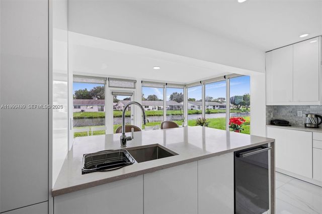 1086 NW 88th Way, Plantation, FL 33322