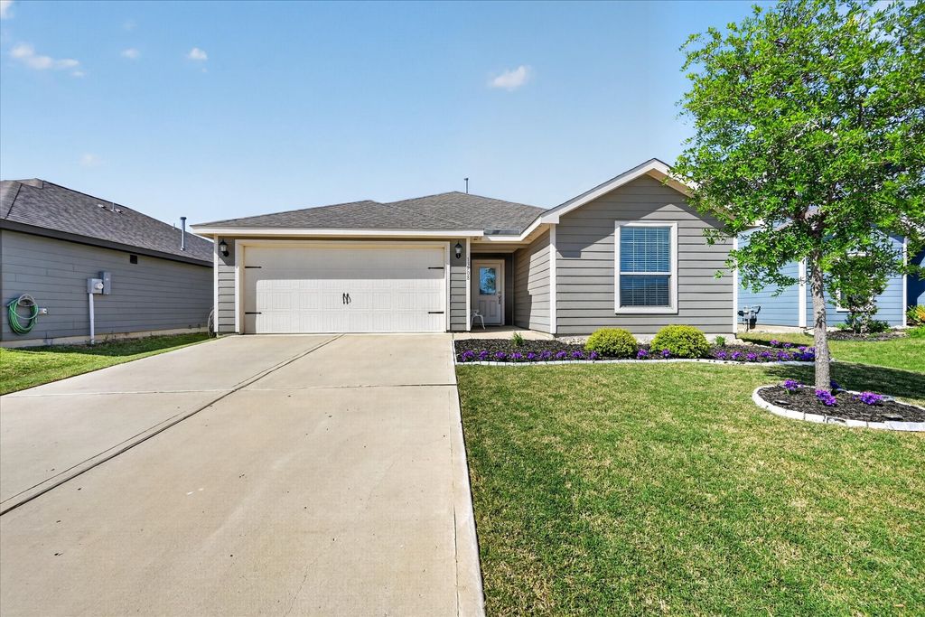 13708 Logan Pass Drive, Ponder, TX 76259