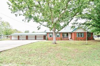 158 Sweetgum Dr, La Vergne, TN 37086