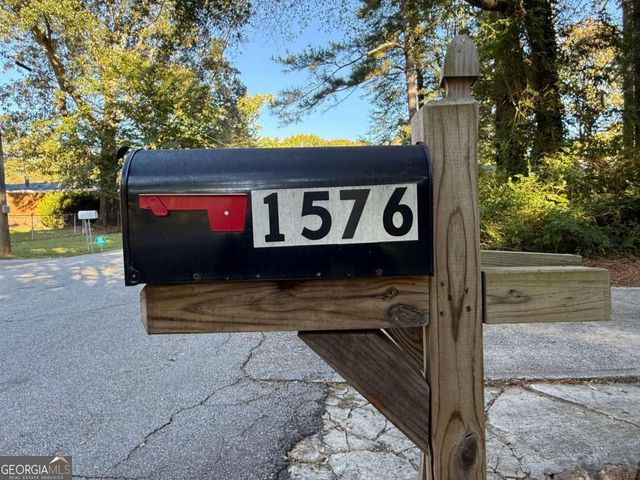 1576 Carolyn Drive B, Stone Mountain, GA 30087