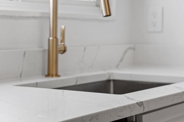 52 Bonair 3, Somerville, MA 02145